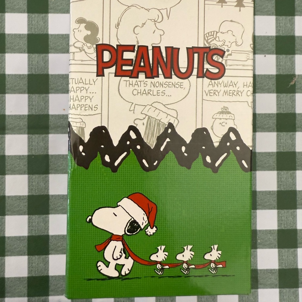 NEW Peanuts Tumbler 20oz and set of 3 socks brand new with tag - Picture 4 of 4